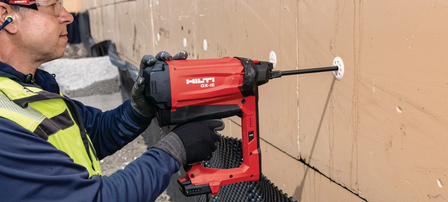 GX-IE XL Gas-actuated Insulation Nailer 4 GX-IE XL Gas-actuated Insulation Nailer - Image 2