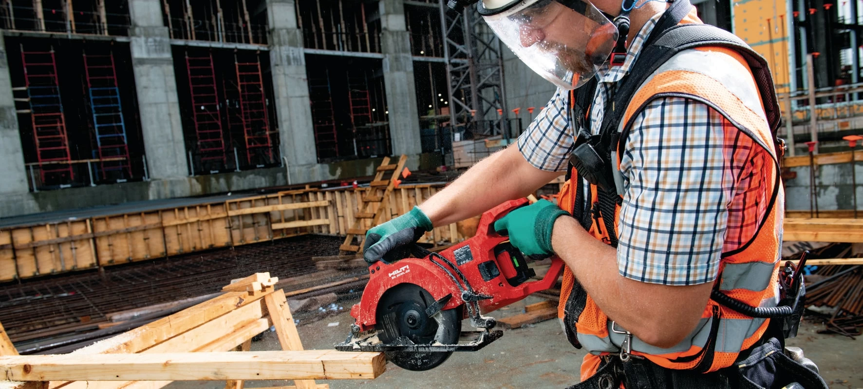 SC 30WL-22 Cordless Worm Drive-style Saw 5 SC 30WL-22 Cordless Worm Drive-style Saw - Image 3