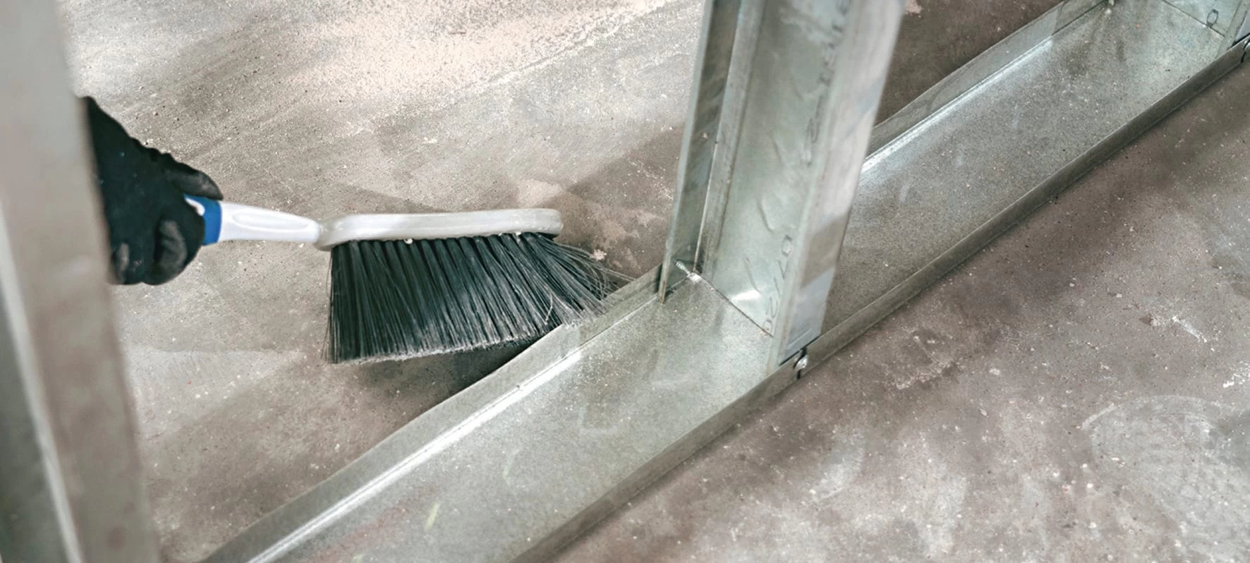 CFS-BTS Firestop Bottom Track Seal 6 CFS-BTS Firestop Bottom Track Seal - Image 4